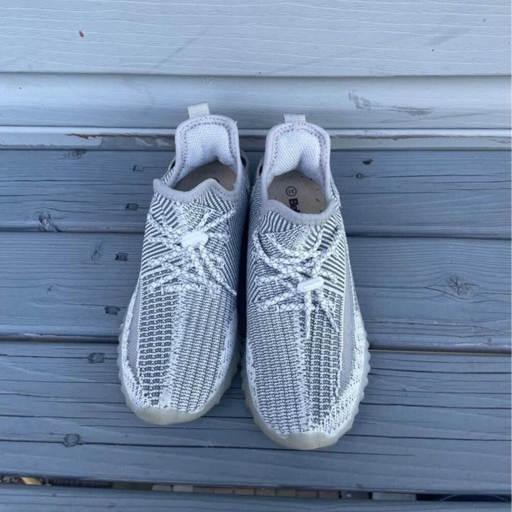 Belle girls gym shoes US 13